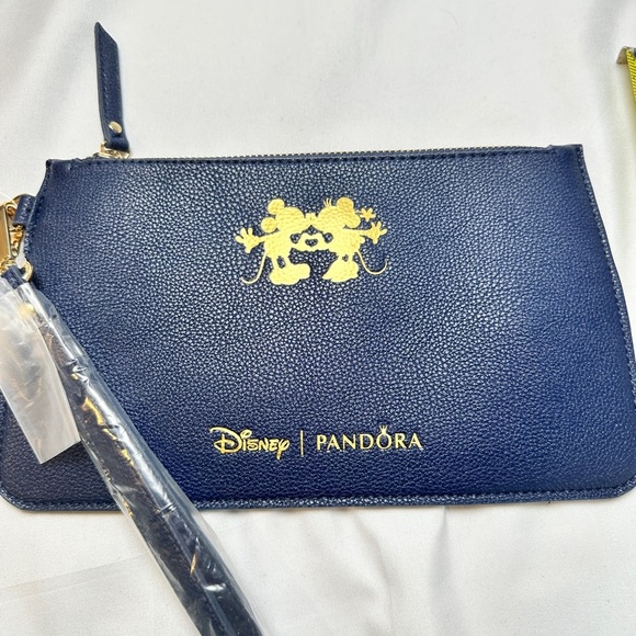 Disney Pandora Blue Clutch/Wristlet Gold Accents and Kissing Minnie & Mickey - Picture 1 of 6